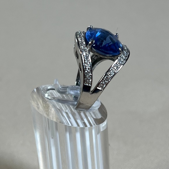 Ross Simons Sterling Silver Blue and Clear Stone Cocktail Statement Ring 6.75 - Picture 3 of 16